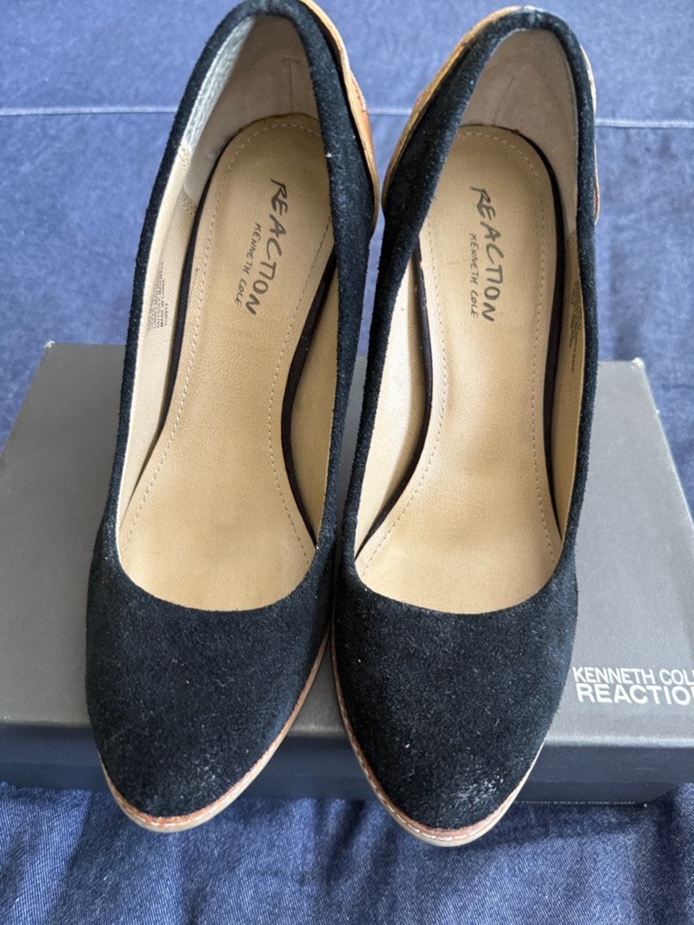 Kenneth Cole Reaction Black Suede Round-Toe Pumps